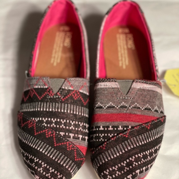 Toms Tribal Shoes - Picture 2 of 5
